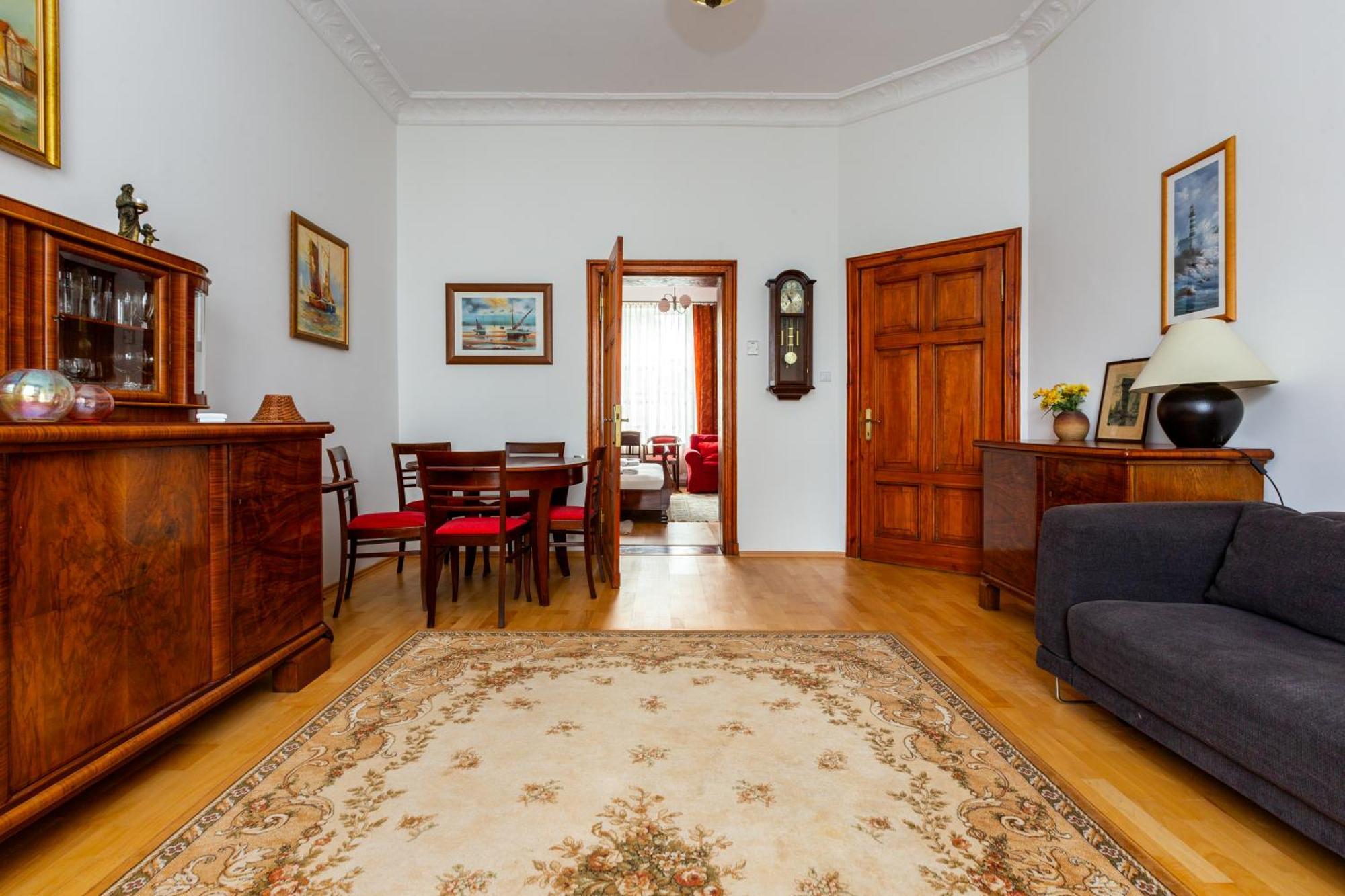 Apartment Red
