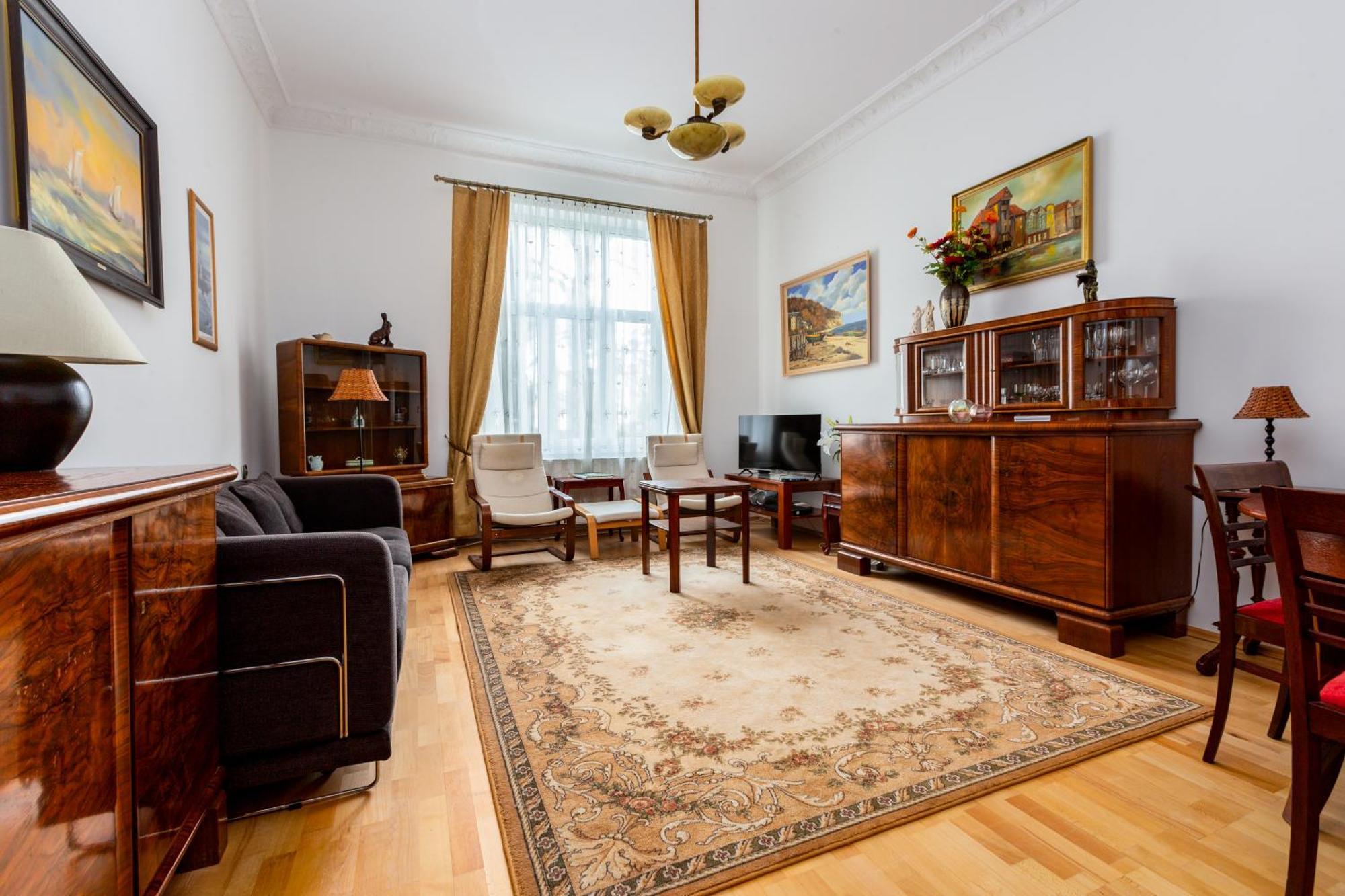 Red Apartment *
