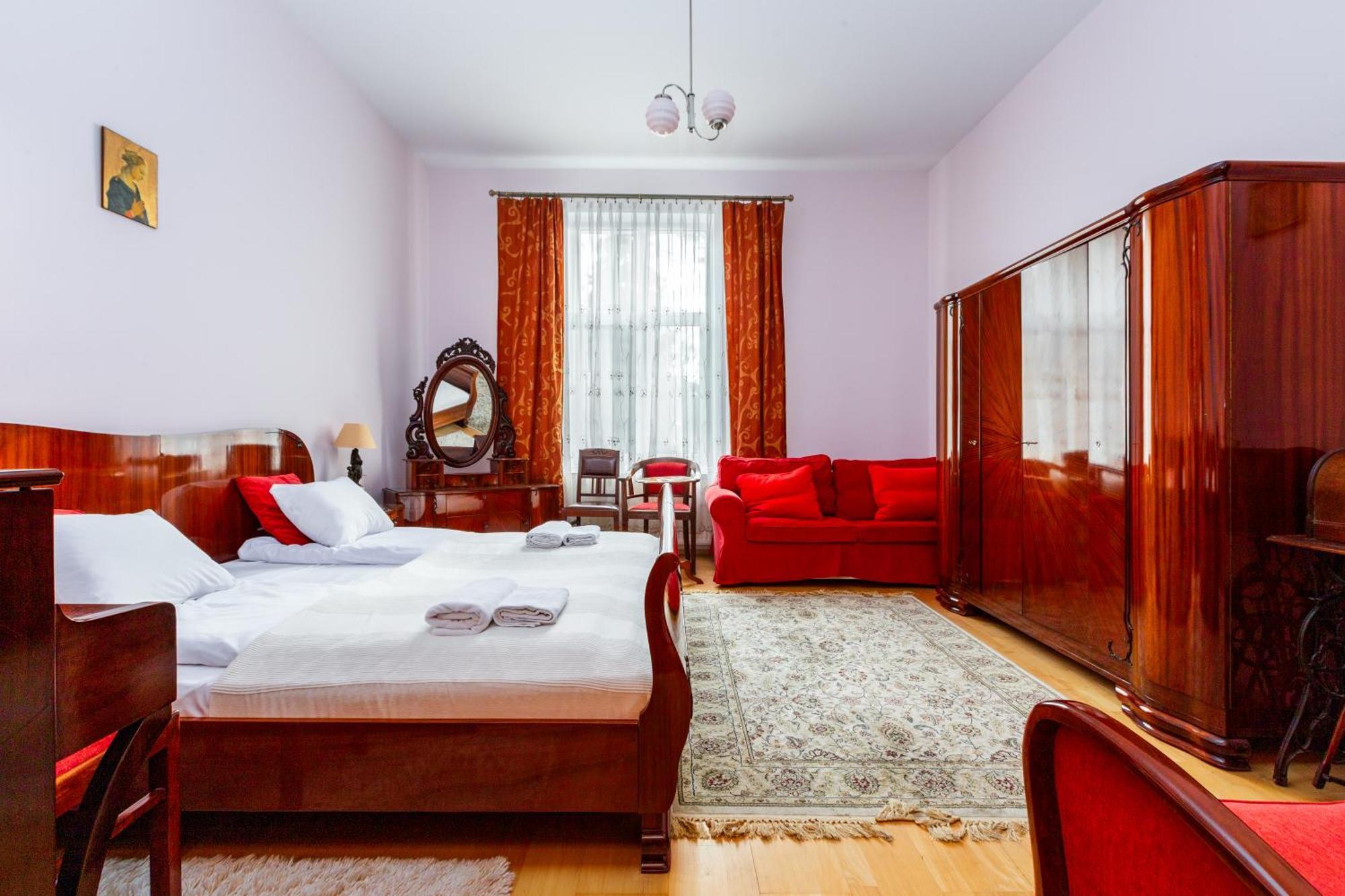 Apartment Red *